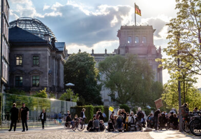 Ankett-Aktion vor dem Bundestag