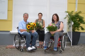 Die Jury des Schreibwettbewerbs (v.l.n.r.): Dominik Peter (Chefredakteur Berliner Behindertenzeitung), Renate Zimmermann und Anna Koch (WIR-Redaktion).