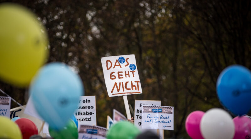 Demoschild auf dem steht: "Das geht nicht" auf einer Demonstration im Jahr 2018.