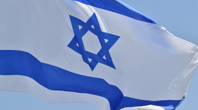 Wehende blau-weiße Israel-Fahne.