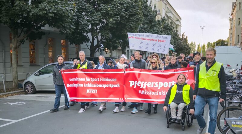 Die drei zitierten Personen in den gelben Westen (v.l.n.r.): Stefan Schenck, Christoph Pisarz und Mario Freund.