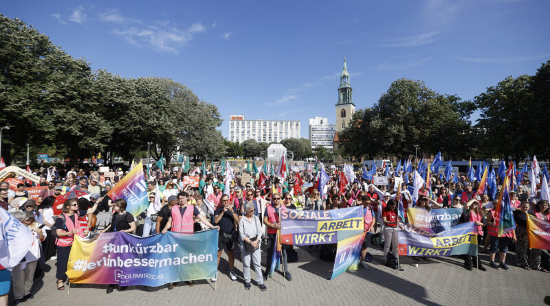 Kundgebung des Bündnisses Soziales Berlin am 23. Juni 2026 vor dem Roten Rathaus.